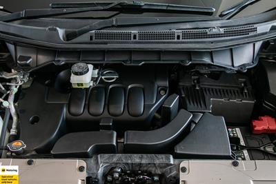 2012 Nissan Elgrand - Thumbnail