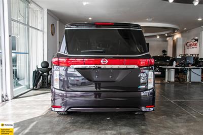 2012 Nissan Elgrand - Thumbnail
