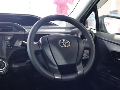 2015 Toyota Aqua - Thumbnail