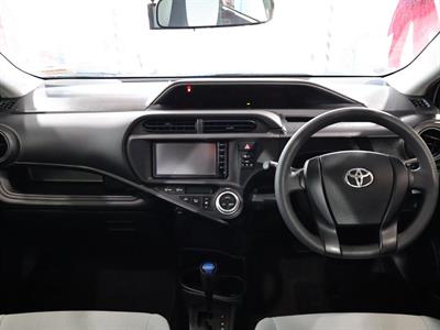 2015 Toyota Aqua - Thumbnail