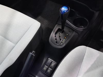 2015 Toyota Aqua - Thumbnail