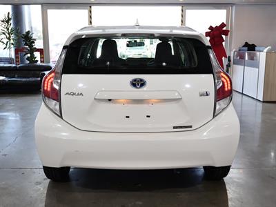 2015 Toyota Aqua - Thumbnail