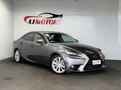 2016 Lexus IS 300h