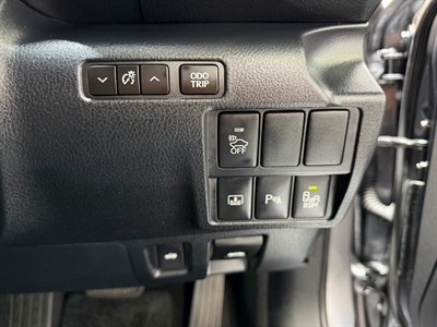 2016 Lexus IS 300h - Thumbnail