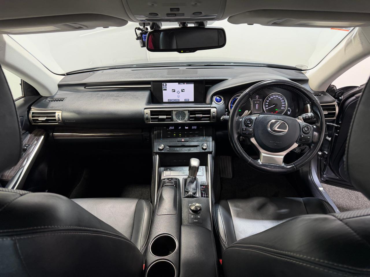 2016 Lexus IS 300h