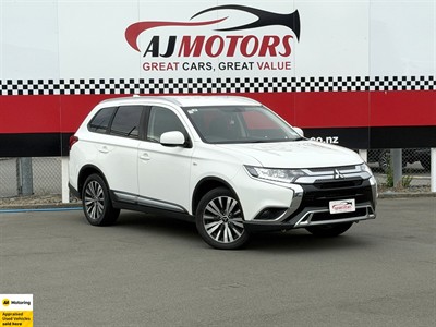 2022 Mitsubishi Outlander - Thumbnail