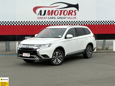 2022 Mitsubishi Outlander - Thumbnail