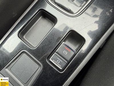 2022 Mitsubishi Outlander - Thumbnail