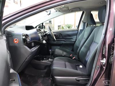 2015 Toyota Aqua - Thumbnail