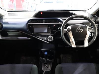 2015 Toyota Aqua - Thumbnail