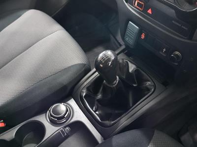 2017 Mitsubishi Triton - Thumbnail