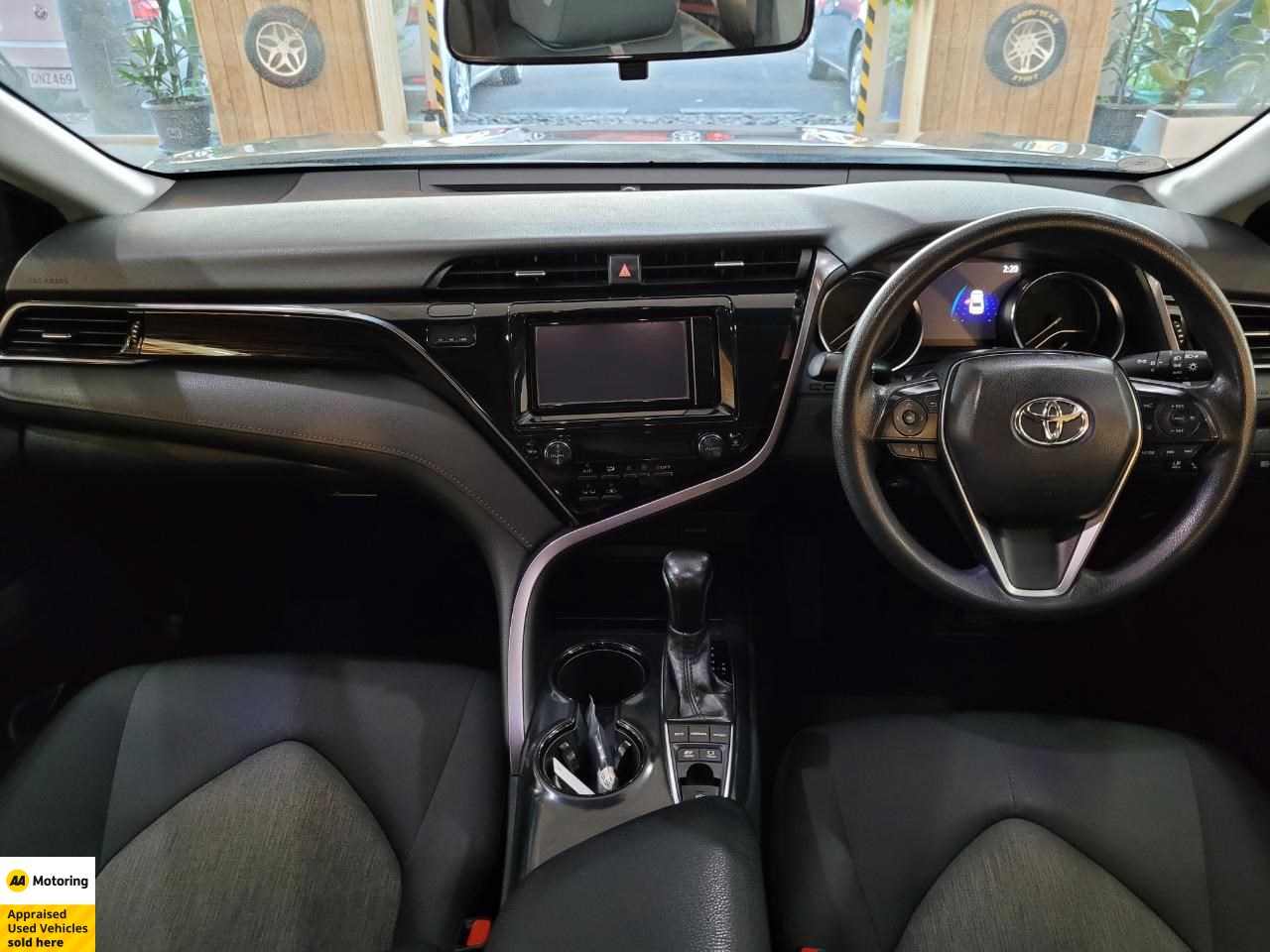 2019 Toyota CAMRY HYBRID
