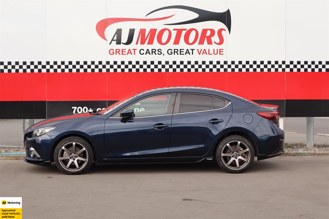 2015 Mazda Axela