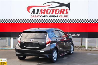 2012 Toyota Aqua - Thumbnail