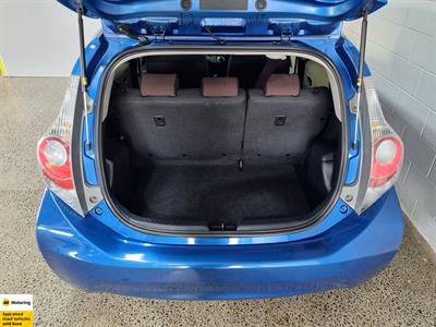 2012 Toyota Aqua - Thumbnail