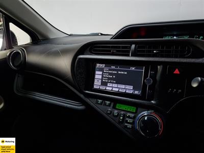 2012 Toyota Aqua - Thumbnail