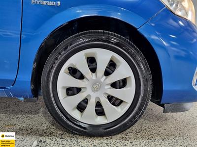 2012 Toyota Aqua - Thumbnail