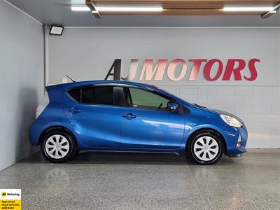 2012 Toyota Aqua - Thumbnail