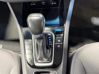2022 Hyundai IONIQ - Thumbnail