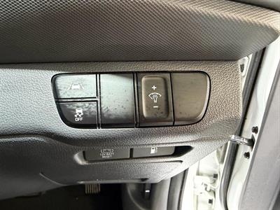 2022 Hyundai IONIQ - Thumbnail