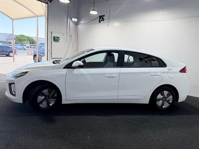 2022 Hyundai IONIQ - Thumbnail