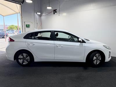 2022 Hyundai IONIQ - Thumbnail