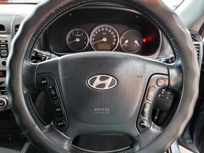 2009 Hyundai Santa Fe - Thumbnail