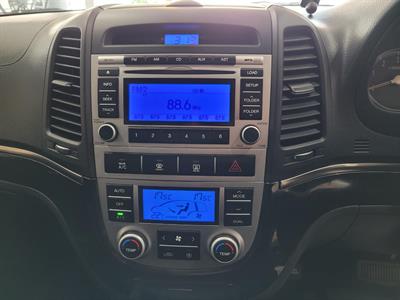 2009 Hyundai Santa Fe - Thumbnail