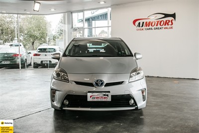 2015 Toyota Prius - Thumbnail