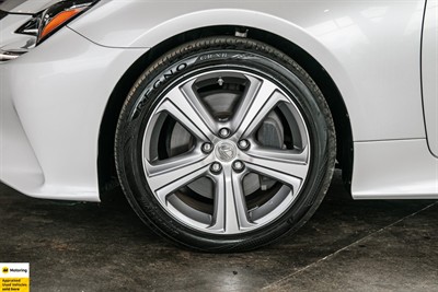 2016 Lexus RC300h - Thumbnail