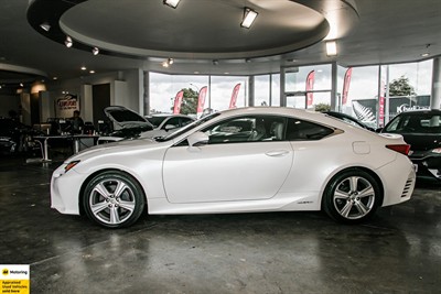 2016 Lexus RC300h - Thumbnail