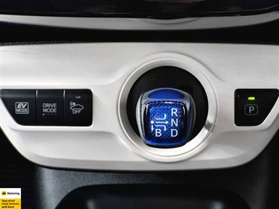 2017 Toyota Prius - Thumbnail