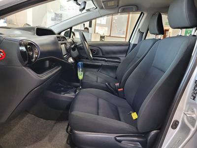 2017 Toyota Aqua - Thumbnail