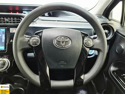 2017 Toyota Aqua - Thumbnail