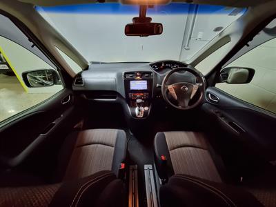 2015 Nissan Serena - Thumbnail