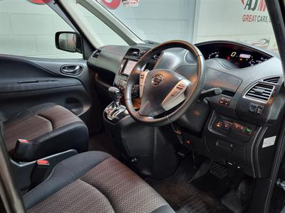 2015 Nissan Serena - Thumbnail