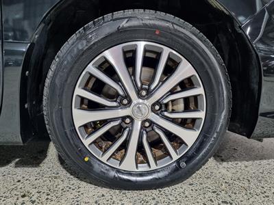 2015 Nissan Serena - Thumbnail