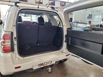 2014 Suzuki Grand Vitara - Thumbnail