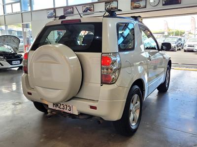 2014 Suzuki Grand Vitara - Thumbnail