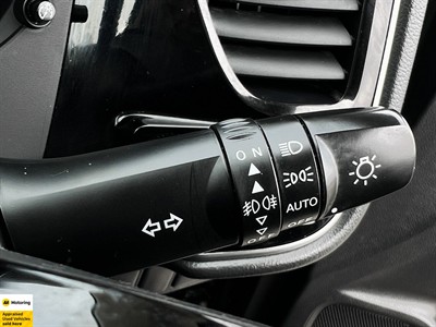 2022 Mitsubishi Outlander - Thumbnail