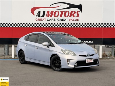 2012 Toyota Prius - Thumbnail