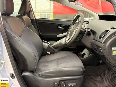 2012 Toyota Prius - Thumbnail