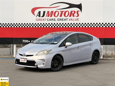 2012 Toyota Prius - Thumbnail