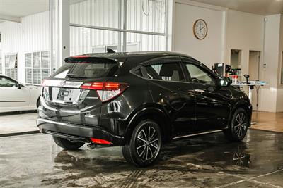 2017 Honda Vezel - Thumbnail