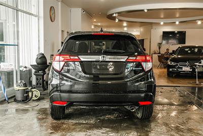 2017 Honda Vezel - Thumbnail