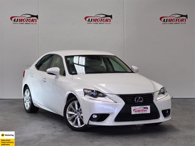2014 Lexus IS 300h