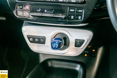 2018 Toyota Prius - Thumbnail