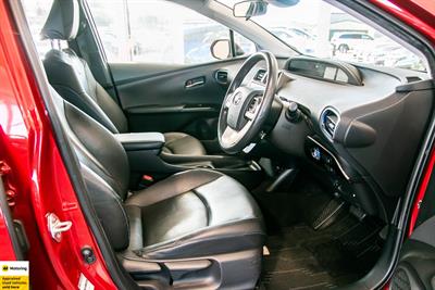 2018 Toyota Prius - Thumbnail