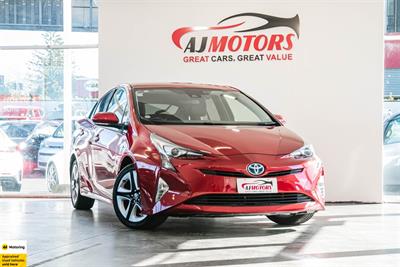 2018 Toyota Prius - Thumbnail
