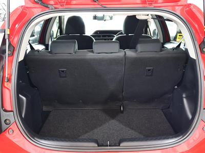 2015 Toyota Aqua - Thumbnail